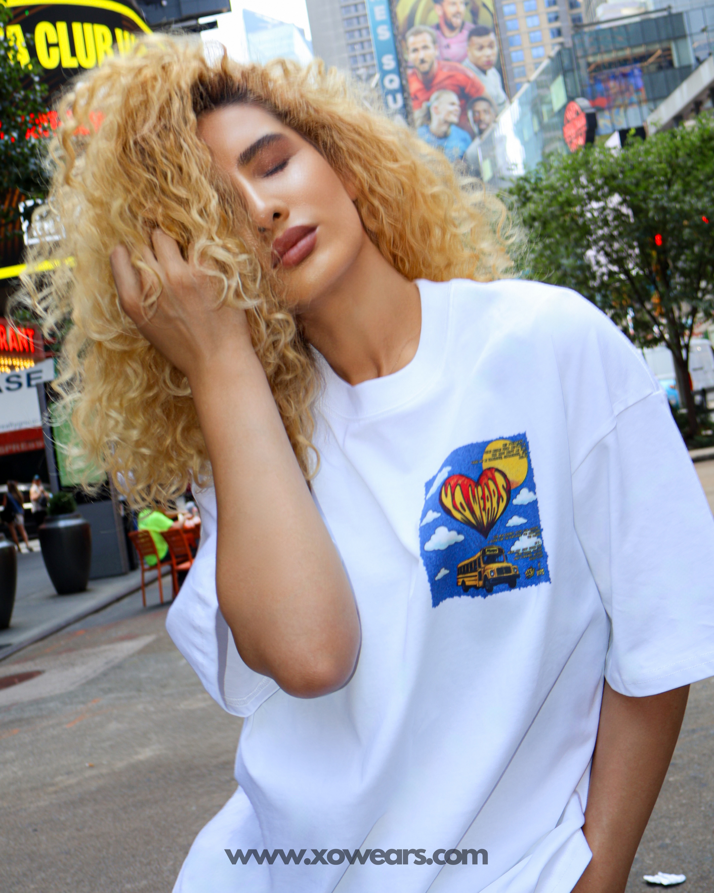 XO.23 - DAYDREAM BALLOON BUS TEE
