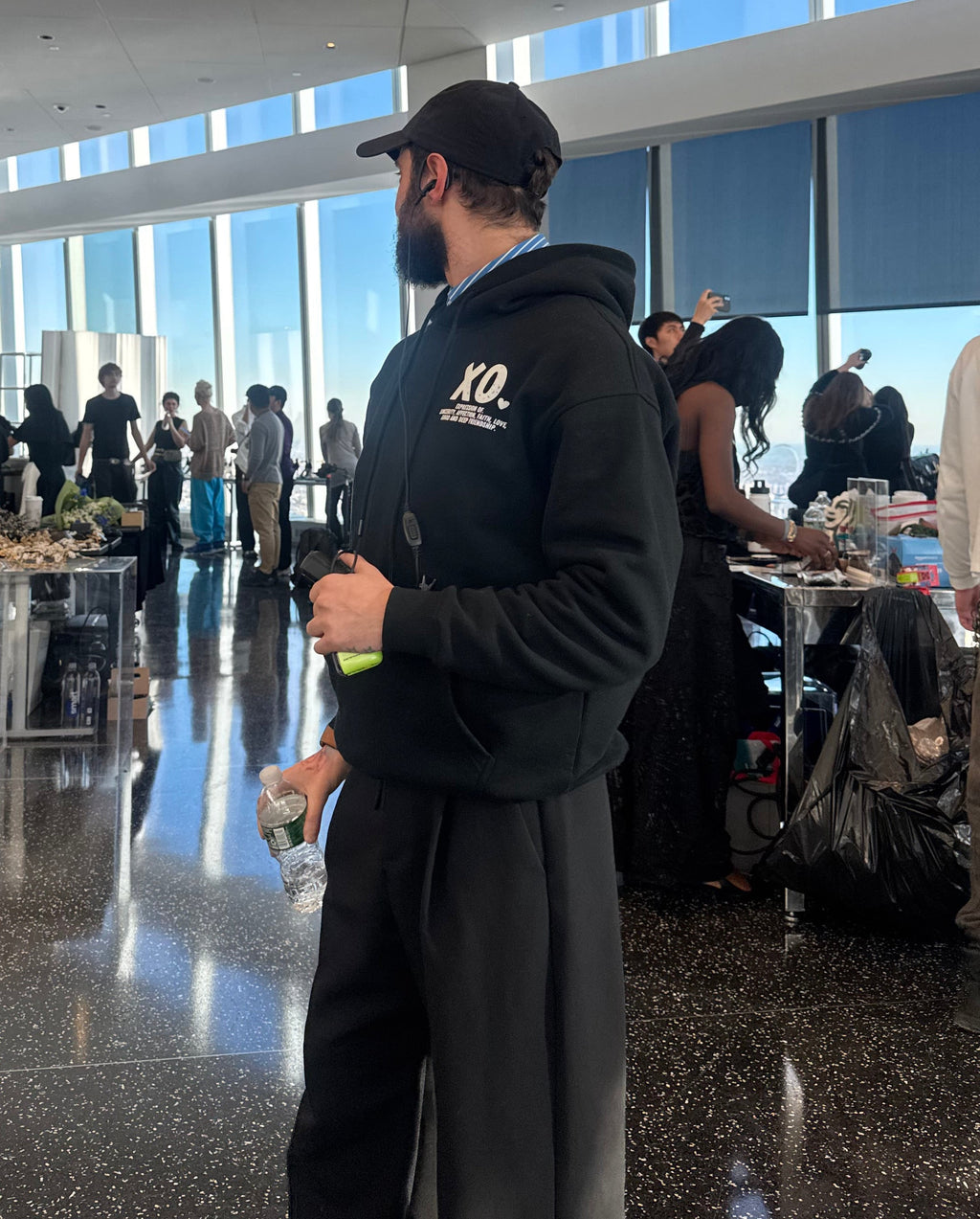 XO.Minimalistic Black Hoodie