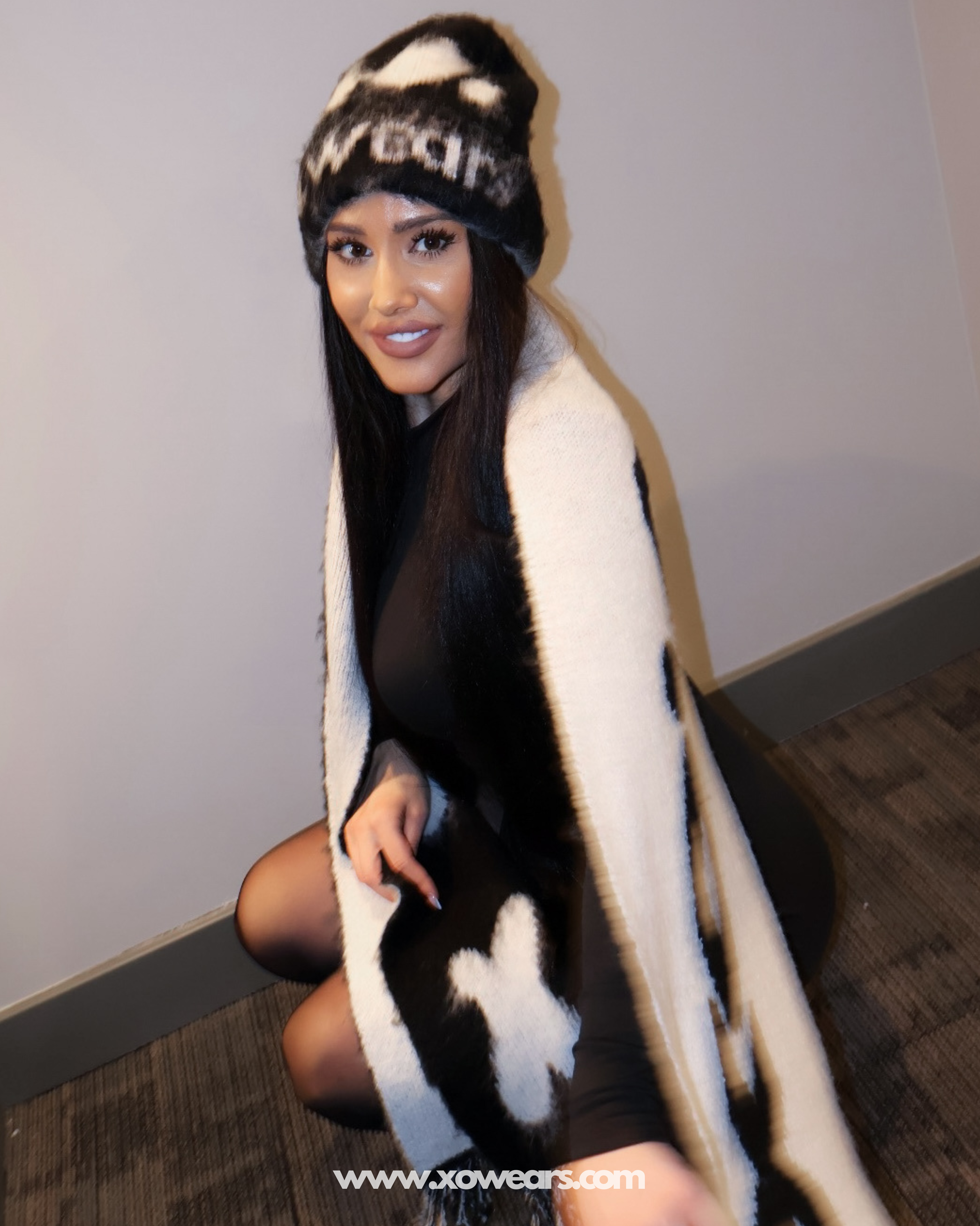 W/25 XO.White on Black Mohair Scarf